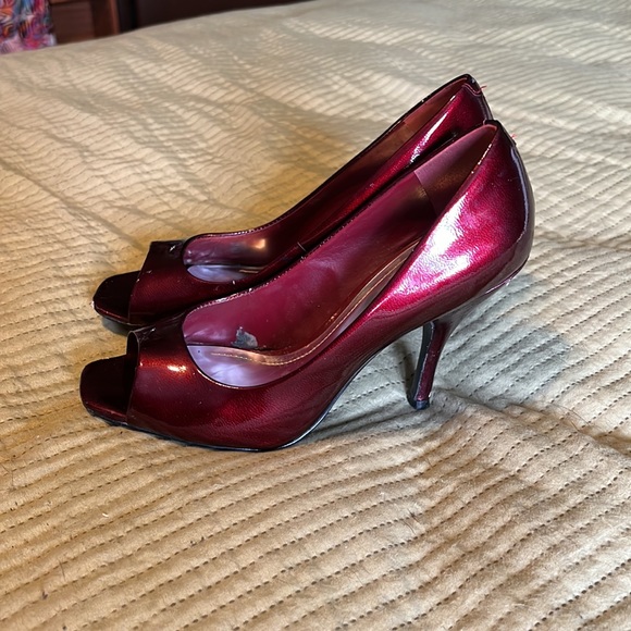 Ruby red patten peep toe pumps - Picture 2 of 8